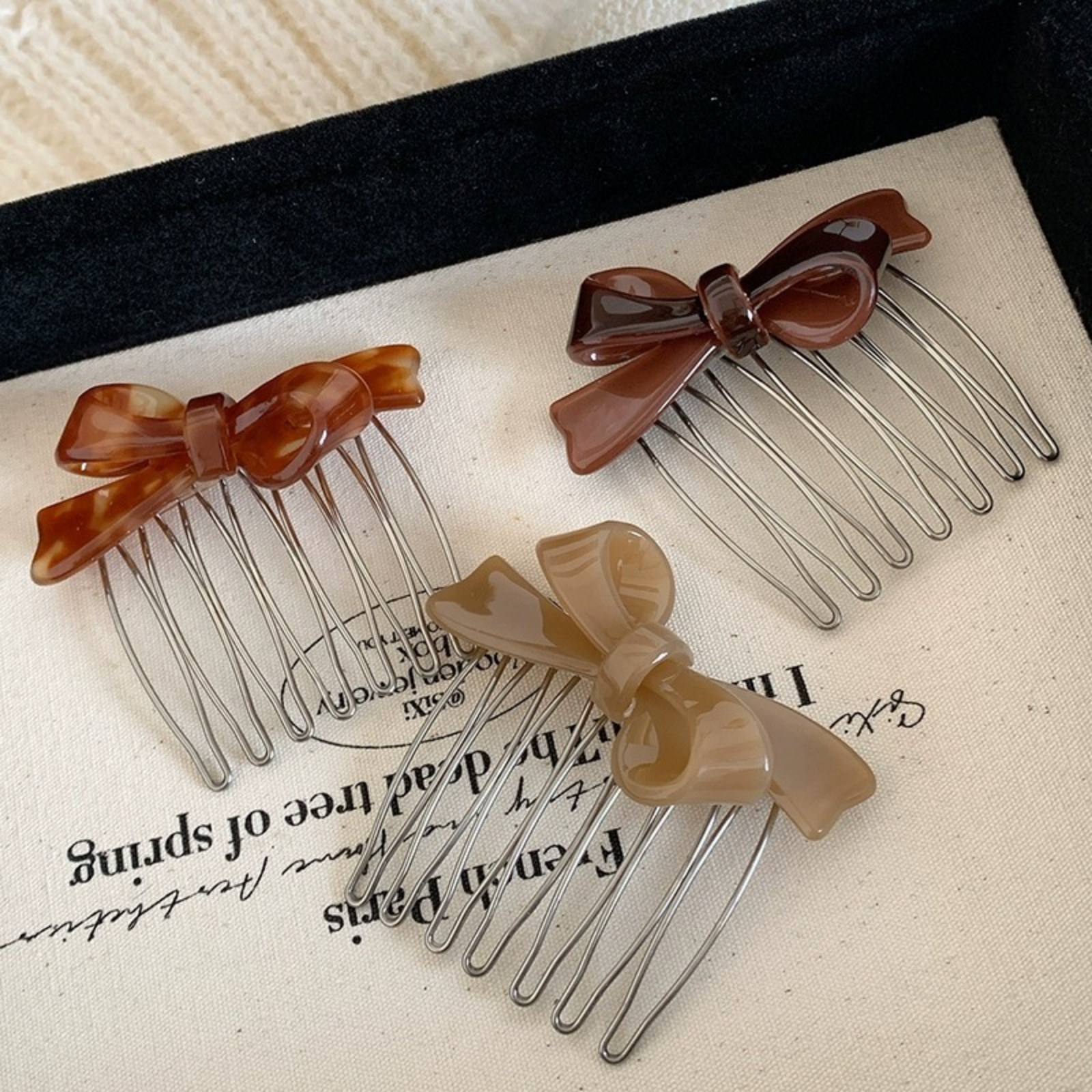 Tech Accessories For Women - Women's Acrylic Bow Hair Combs,Elegant Hair