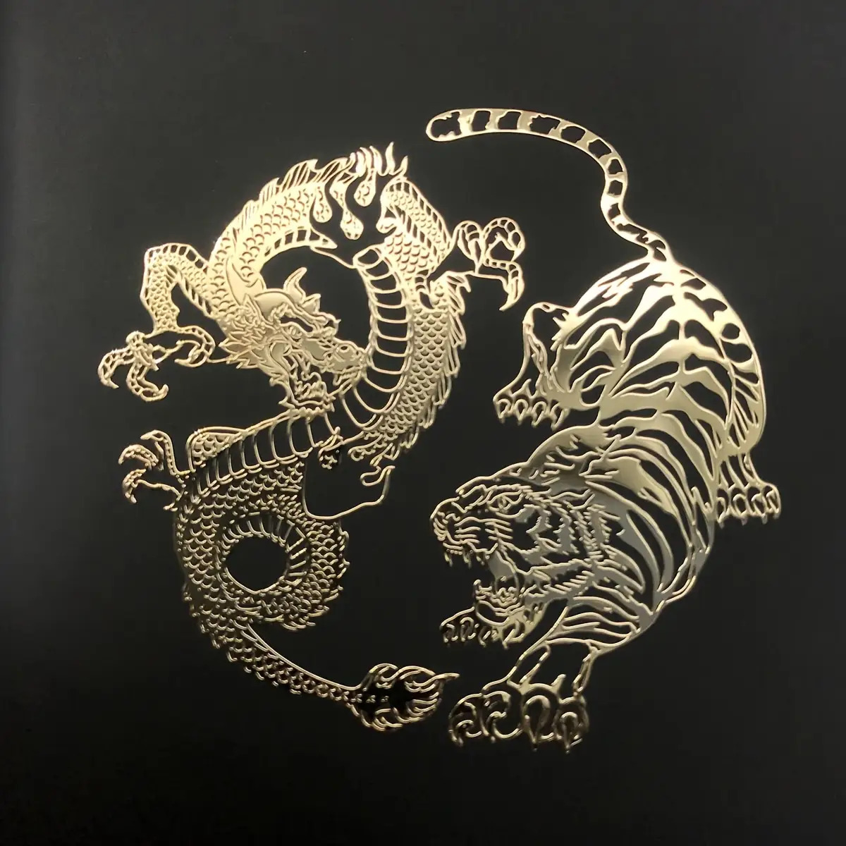 Dragon and Tiger Personalized  - Tech Accessories For Laptop 리뷰 및 가격